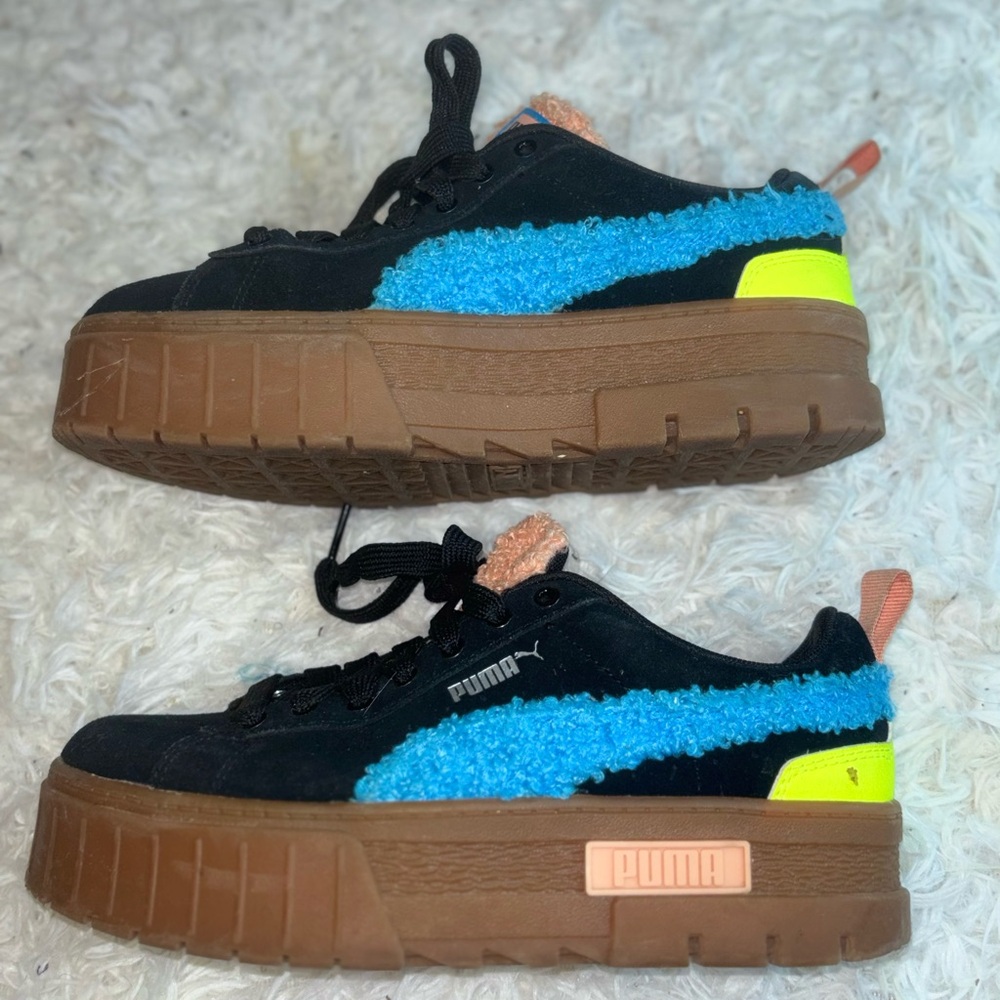 Puma Black and Blue Sneakers with Brown Sole | Size 8